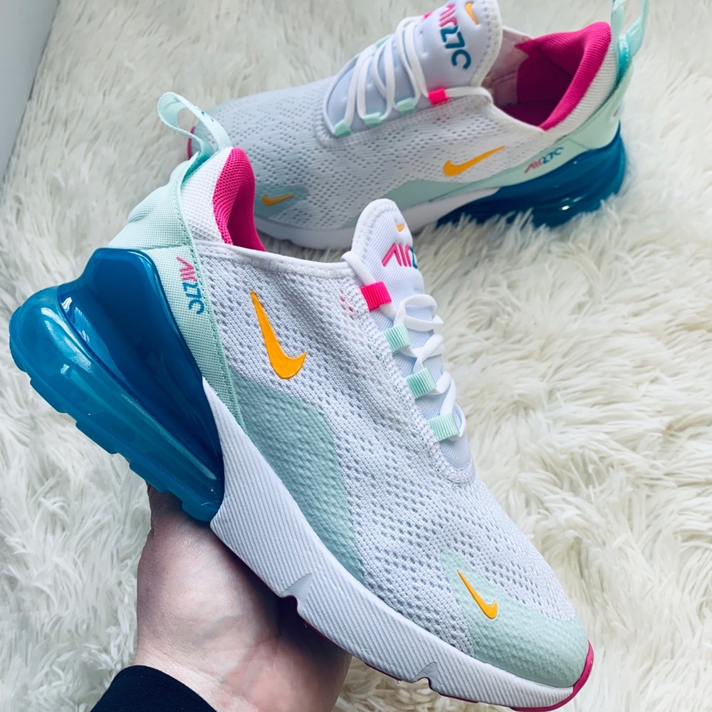 Nike Air Max 270 - Picture 2 of 5